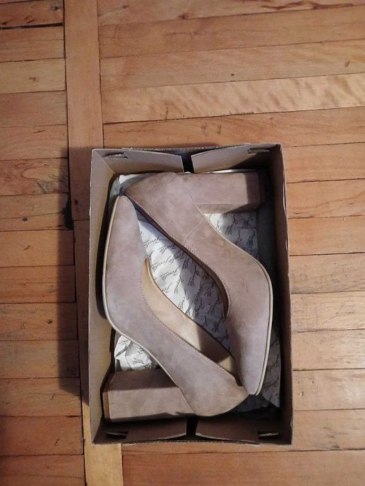 Жіночі туфлі на каблуку