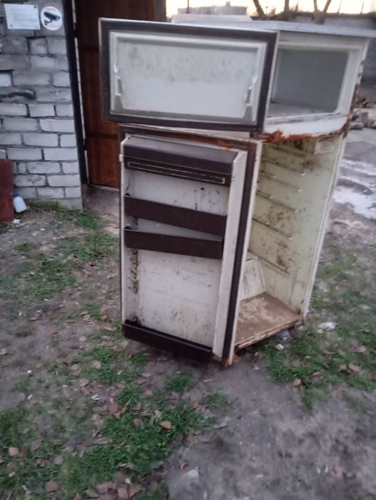 Холодильник на дачу или гараж.рабочий.
