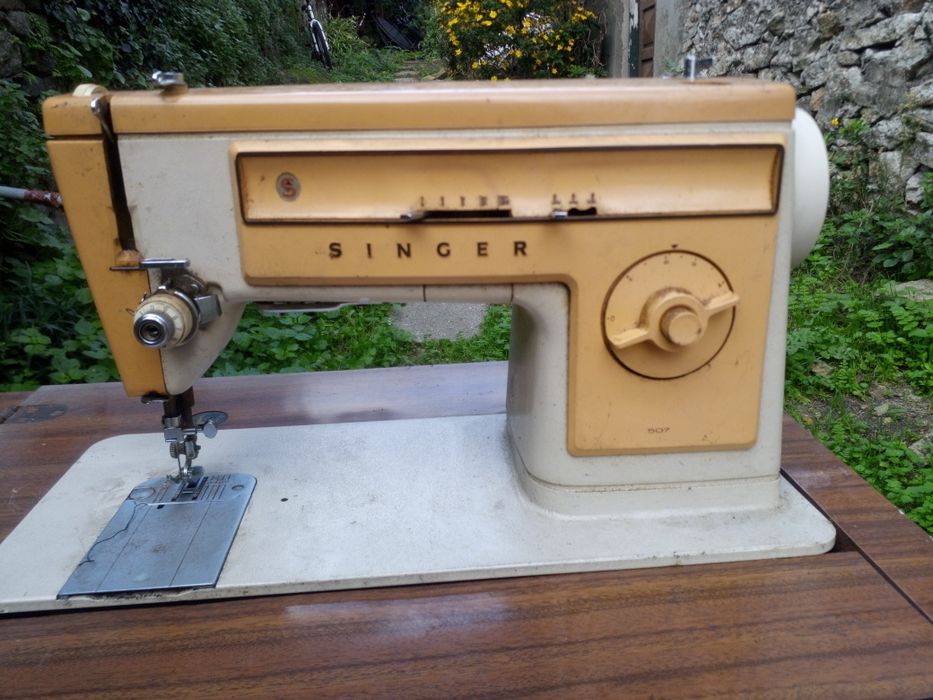 Maquina costura Singer