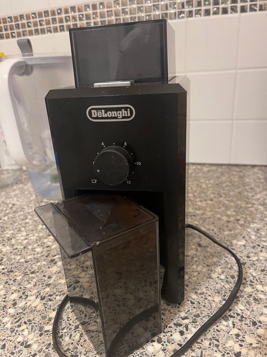 Młynek do kawy delonghi KG79