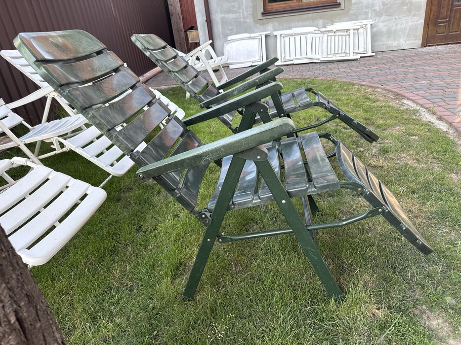 Крісла і шизлонги б/у