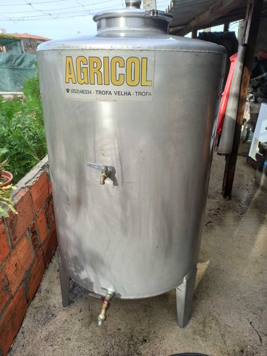 Cubas em inox alimentar.