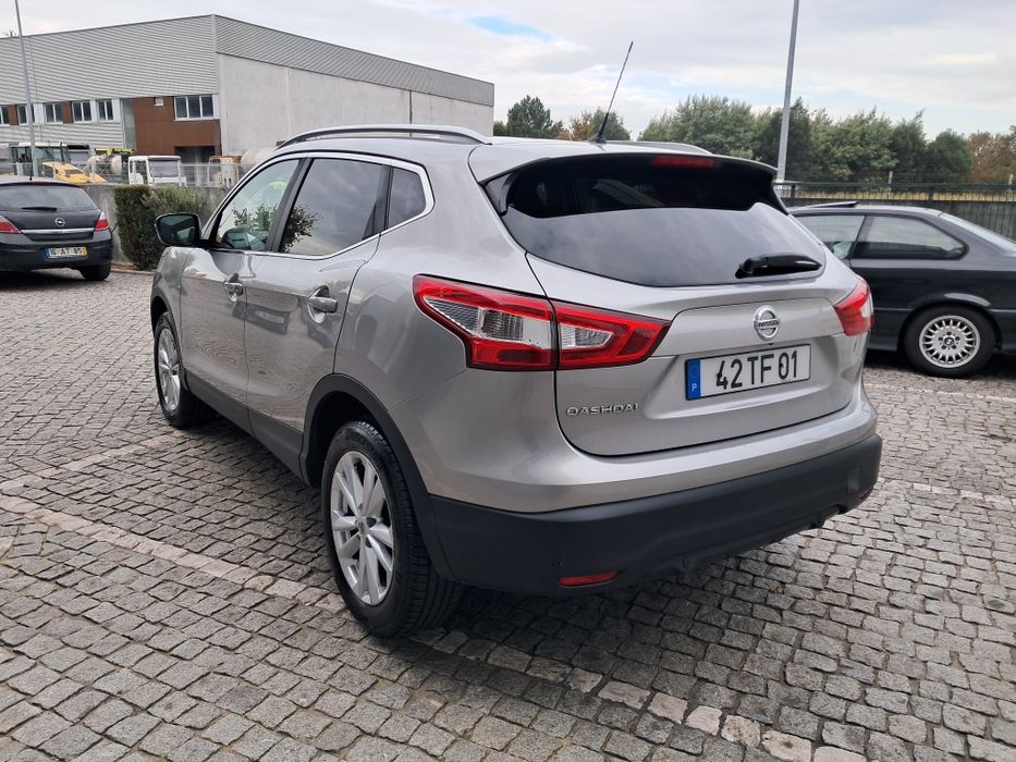 nissan qashqai 1.5dci full extras 

teto panorâmico
jantes especiais