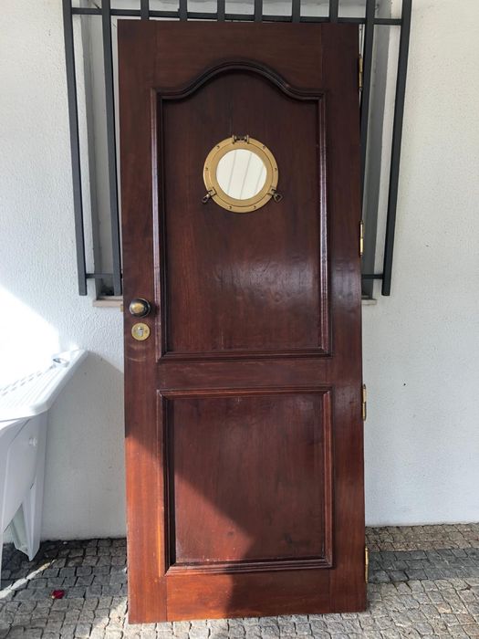 Porta de Entrada de Madeira Maciça