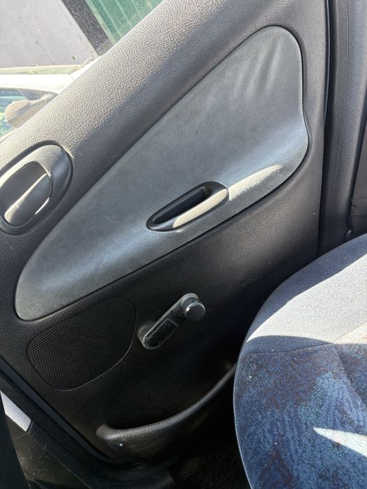 Quartelas interior Peugeot 206 5 portas