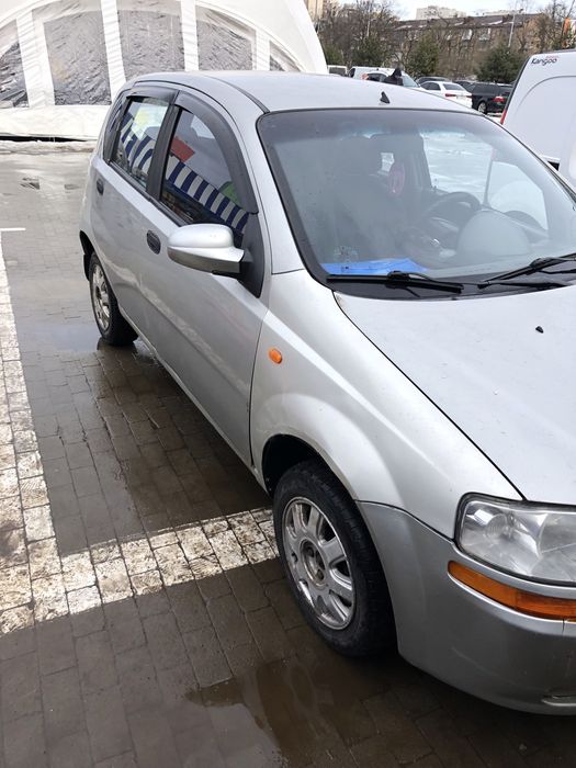 Продам Шевроле авео в т200 кузові під розбір чи як донора