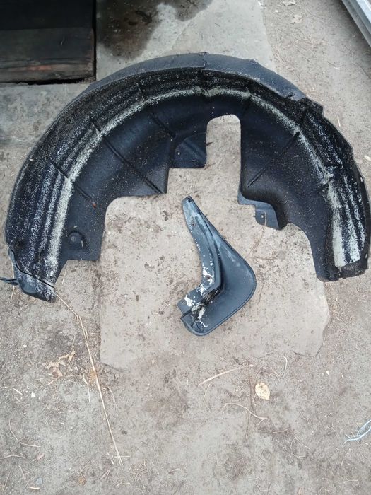 Підкрилок та бризговик задній лівий Октавія а7 2014