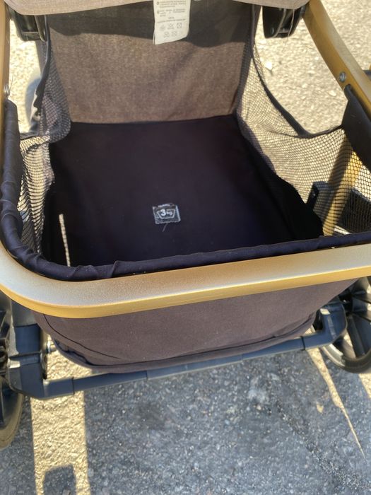 Дитяча прогулянкова коляска