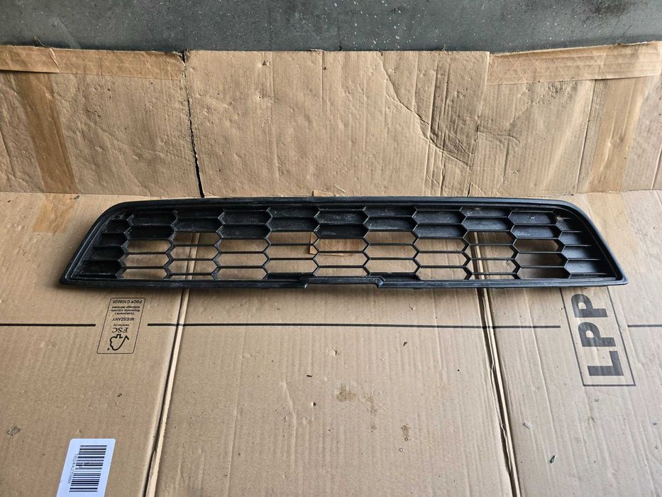 kratka środkowa zderzaka przód Chevrolet Aveo T300