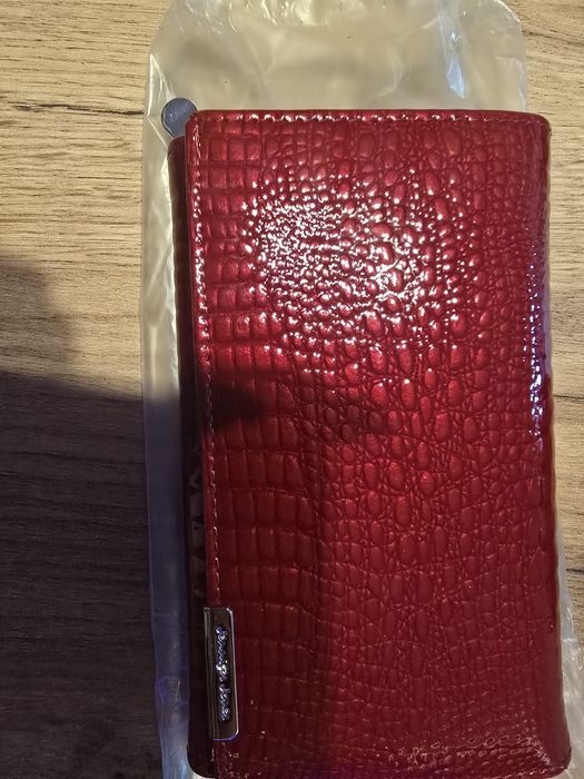 Portfel Jennifer Jones.