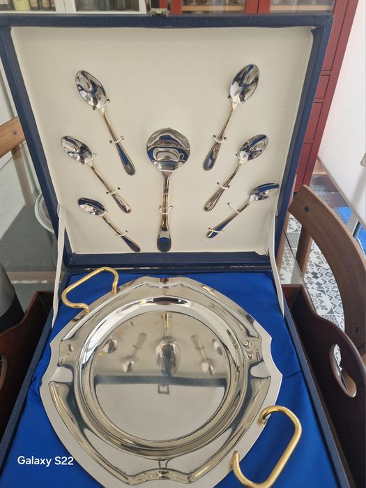 Conjunto Prato com Colheres inox+ouro 24 kil , Cutelaria Mafil