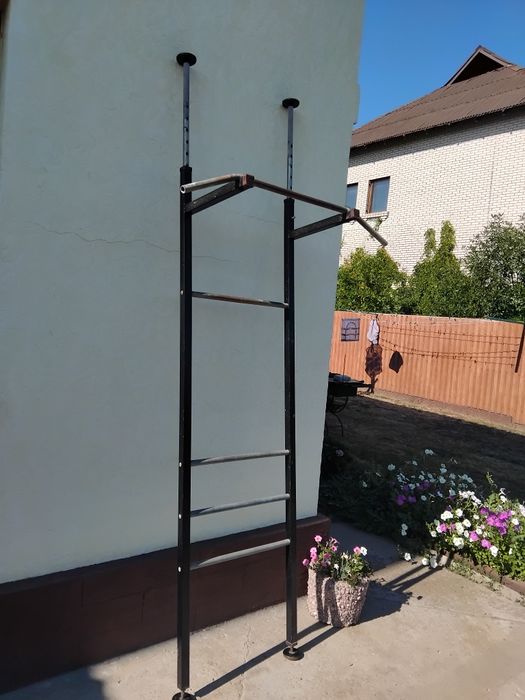 Продам турник в  помещение