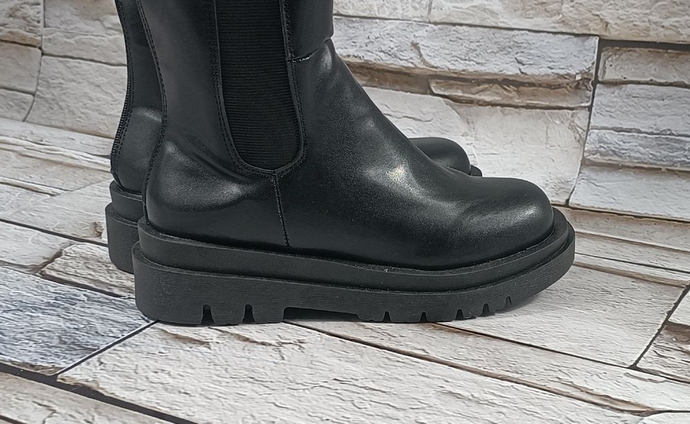 Wysokie damskie buty 39