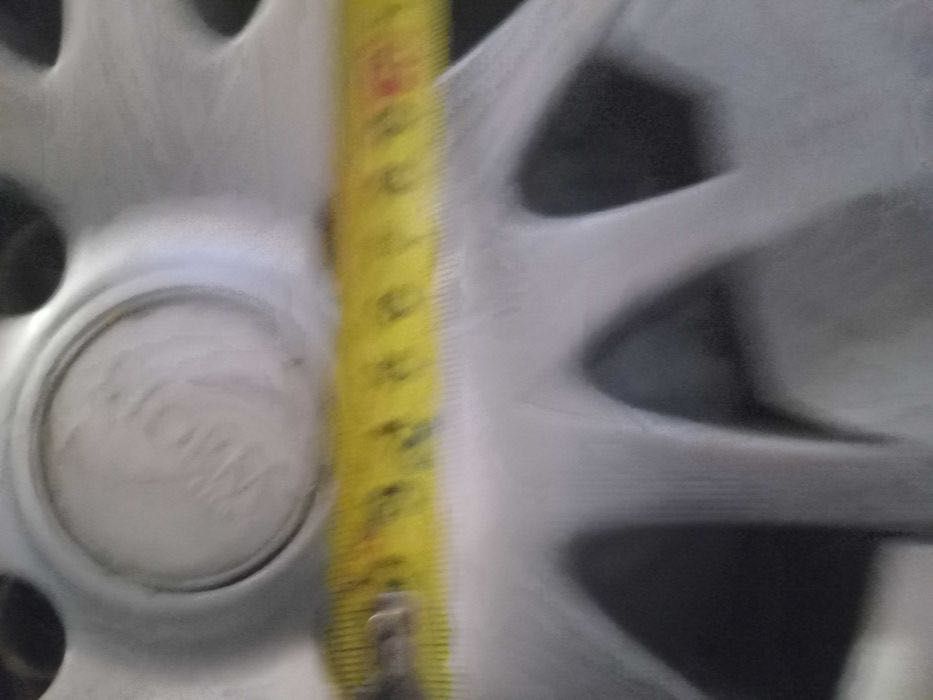 Продам  резину с дисками