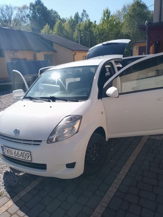 Daihatsu Sirion Daihatsu Sirion 1.3 benzyna, biały, 5 drzwi, manual