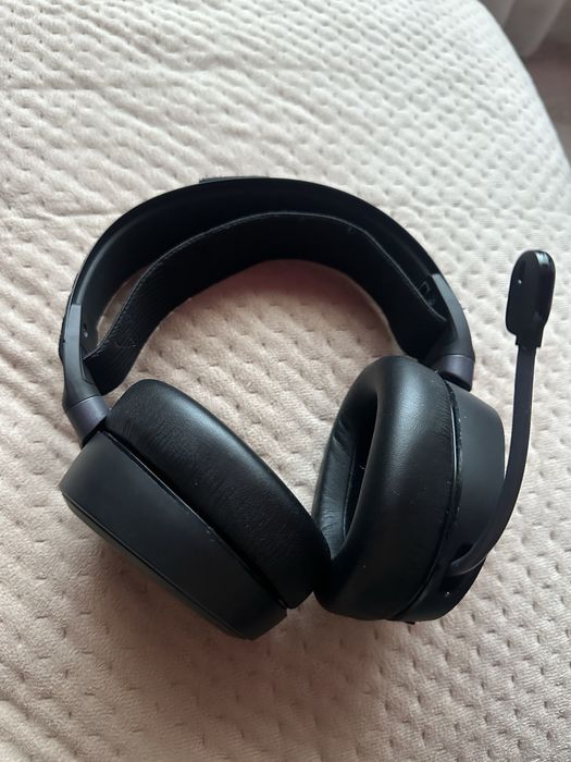 Ігрові навушники SteelSeries та HyperX