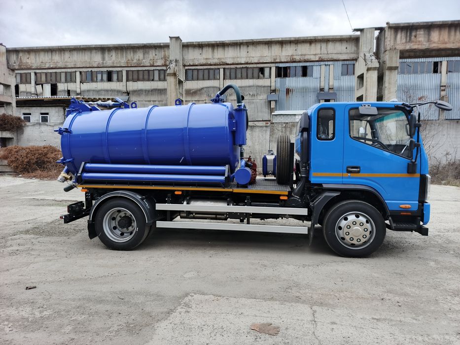 Вакумний автомобіль,асенізатор,мулосос,вакумний