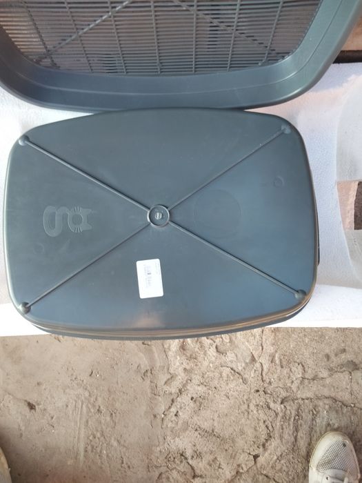 Лоток пластиковый для кота