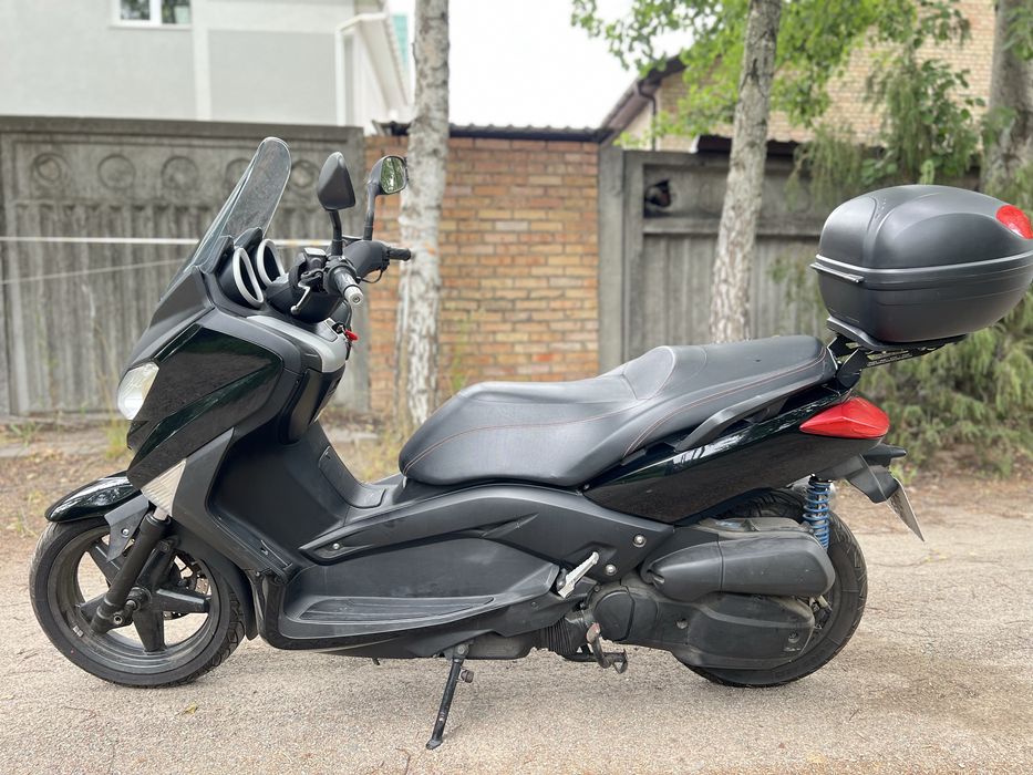 Продам максі скутер (мопед) 2011 року Yamaha X-Max 125