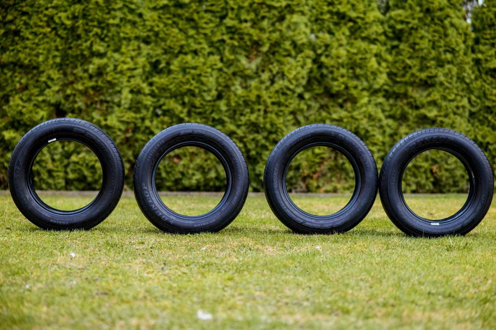 Opony letnie DUNLOP SP Sport Fastresponse 175/65 R15 cena za 4 sztuki.