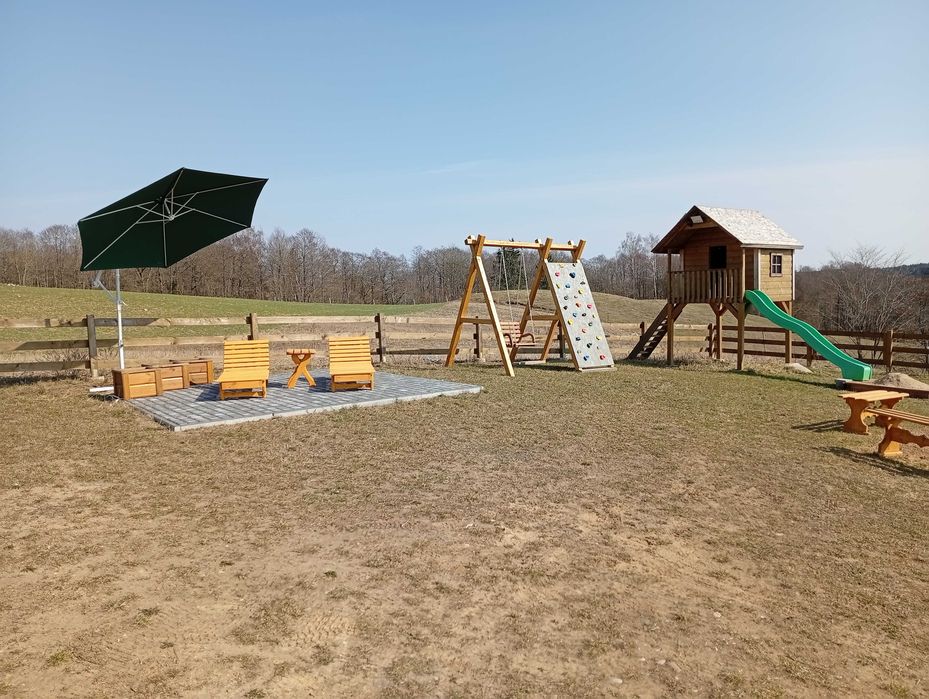Domek nad jeziorem Rospuda z linią brzegową na WAKACJE