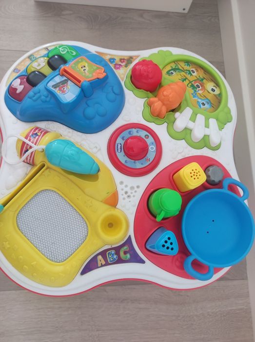 Mesa de actividades Chicco