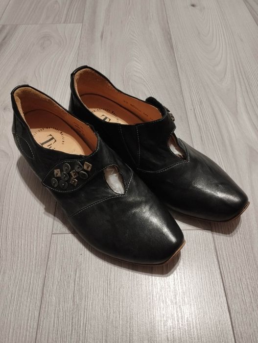 Buty damskie czolenka na obcasie Think! 40 czarne skorzane