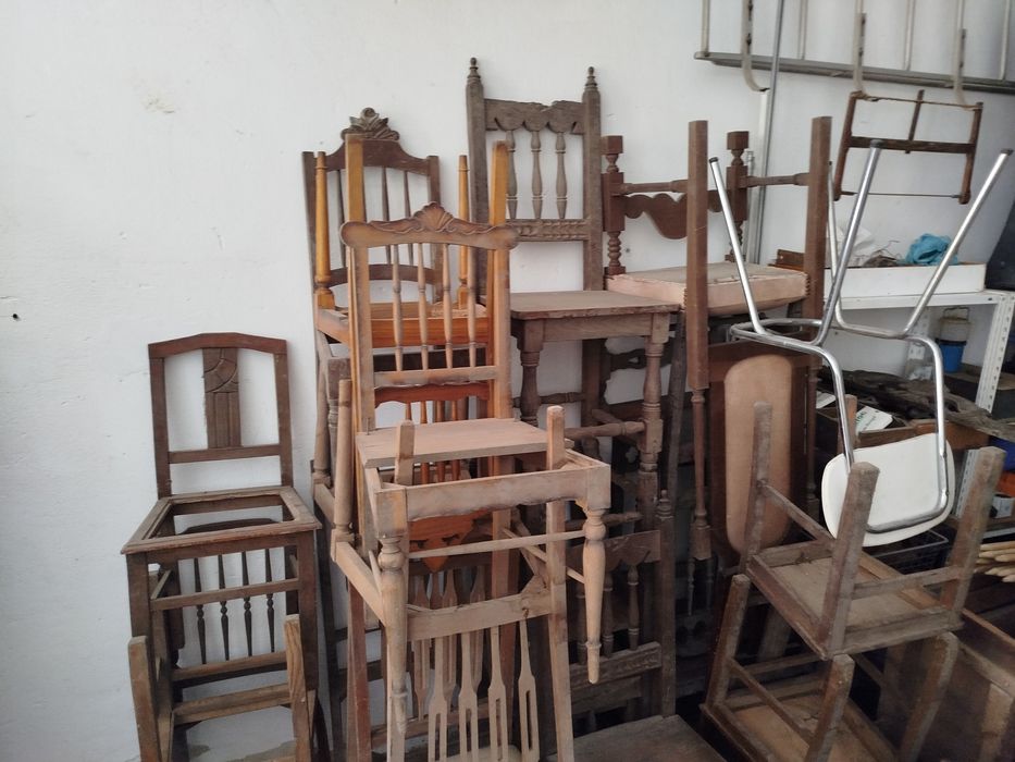 Cadeiras diversas madeira e metal à escolha