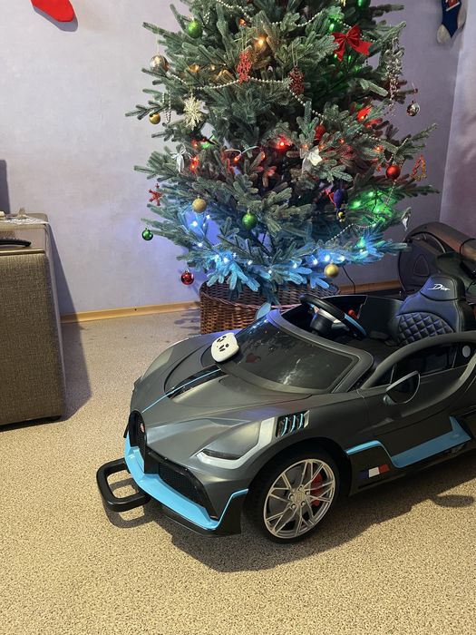 Продам дитячу машинку bugatti