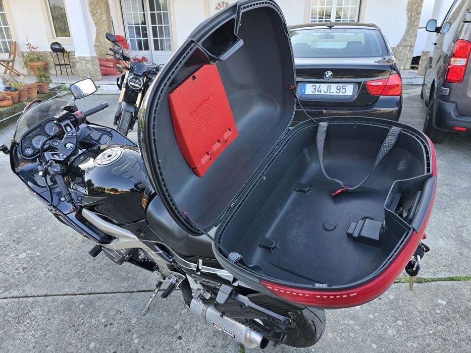 Kawazaki zzr 600   29mil kms
