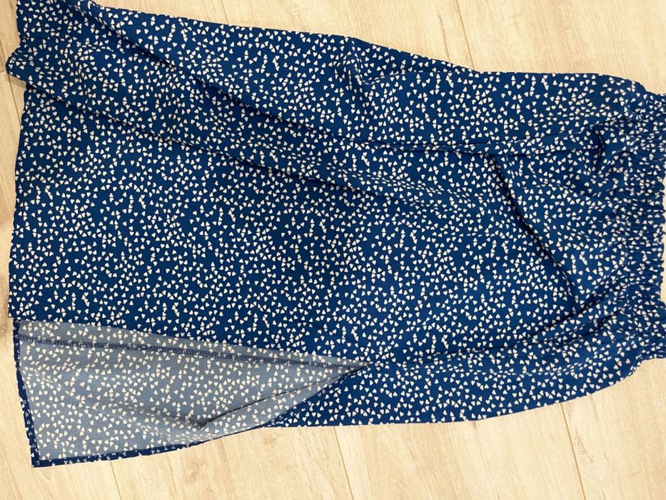 Гарна міді спідниця