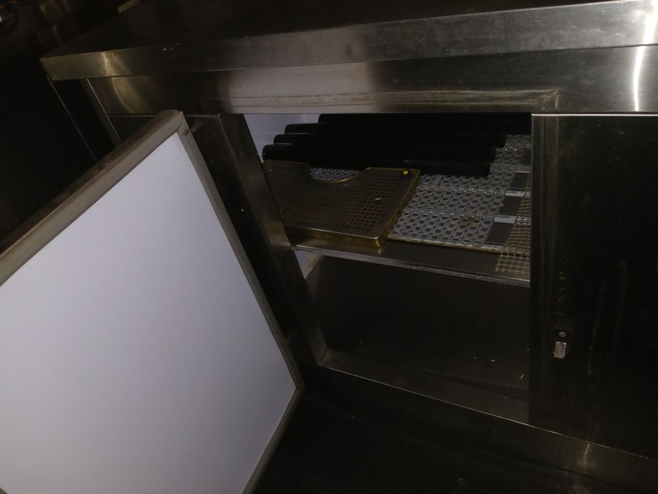 Armário em inox, restauração, 3 portas.