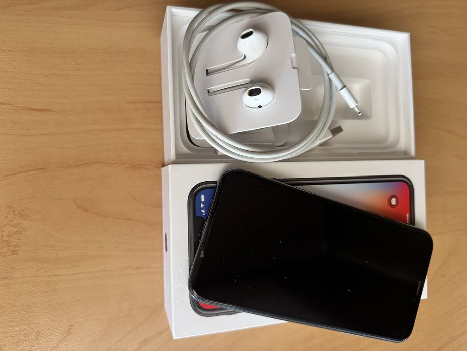 Продам власний iPhone X 64Gb в робочому стані