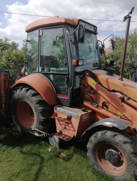 Екскаватор-навантажувач