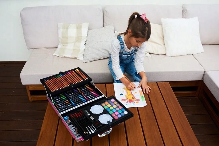 Zestaw Artystyczny Do Malowania Walizka 145el C023