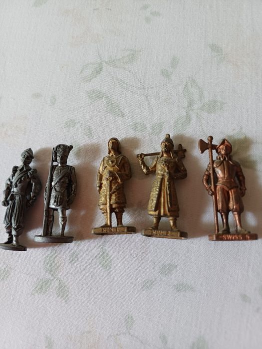 Metalowe Żołnierzyki z kinder niespodzianki
