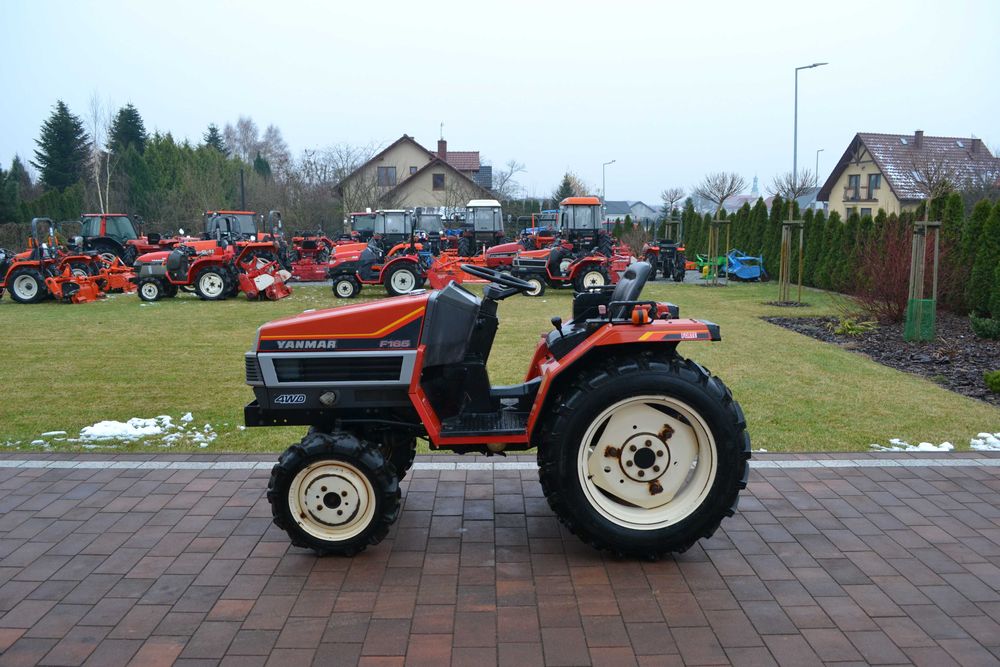 Traktorek japoński mini traktor Hinomoto Kubota