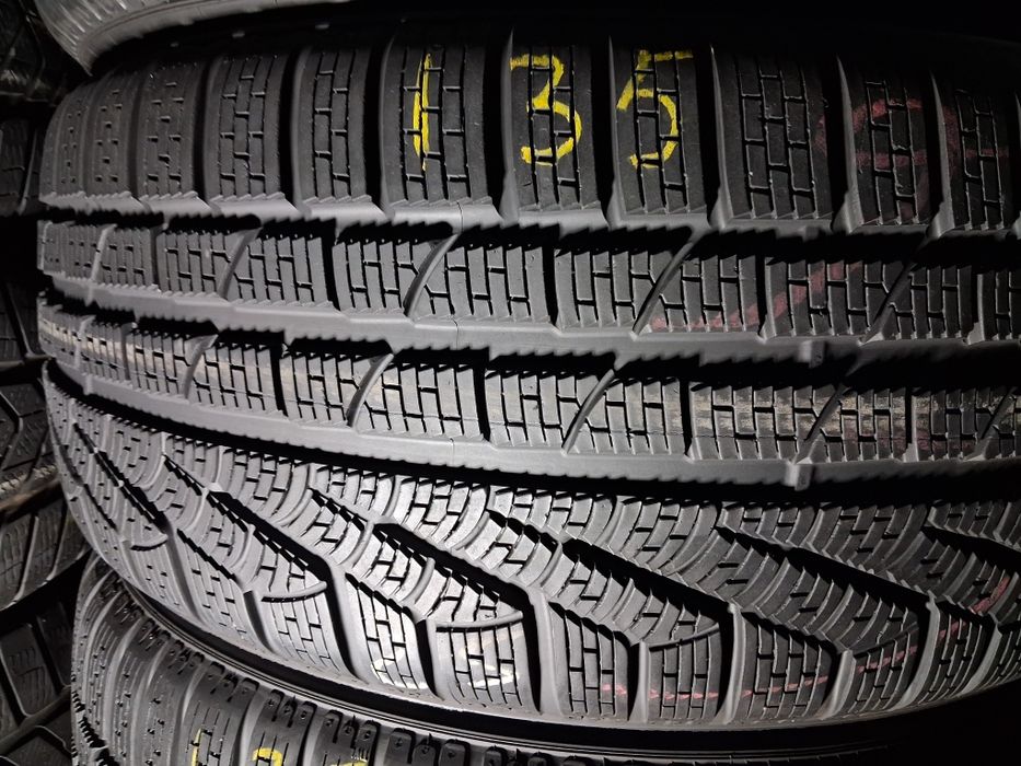 Як Нові 255/45 19 Pirelli Sottozero 2 210 шини б/у зима Комплект