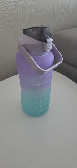 Спортивна пляшка для води 2л