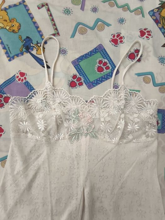 2 Camisas de noite e 1 robe