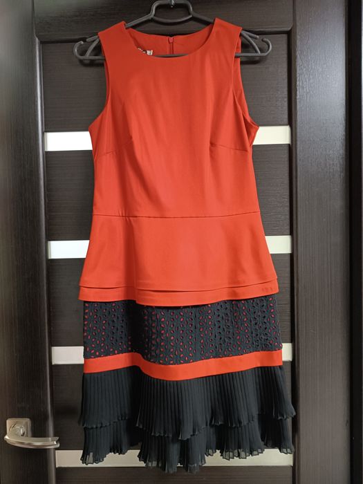 Сукня для дівчини або жінки.