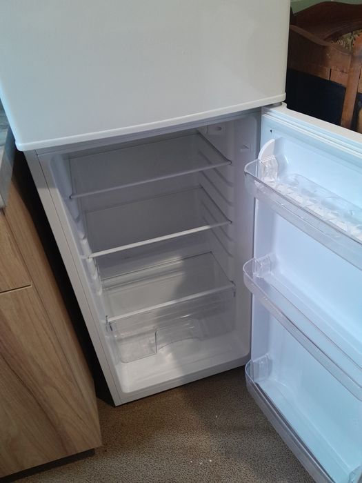 Холодильник ELEYUS