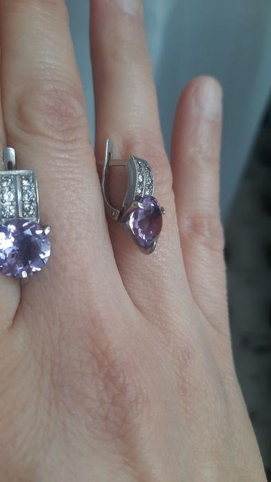 Срібні сережки з аметістом.