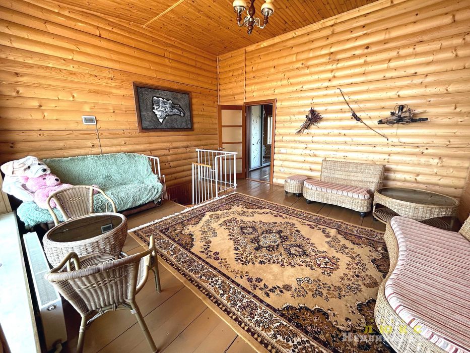 Продаётся отличный трёхэтажный дом в Совиньоне  с  видом на море!