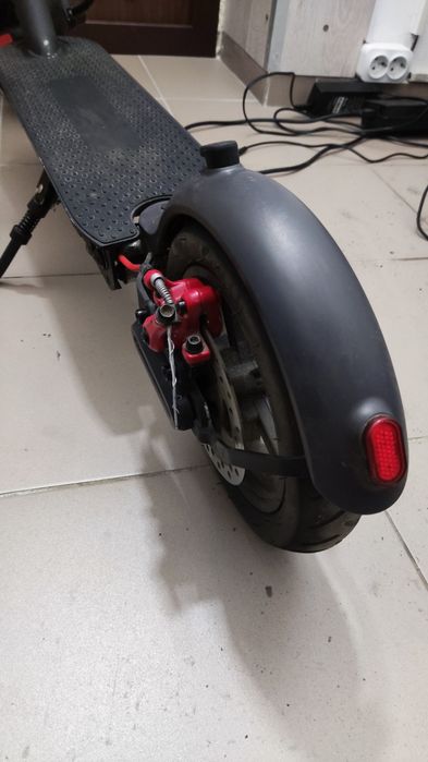 Електросамокат Giant