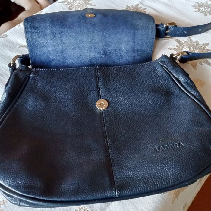 Продам кожаную сумку.