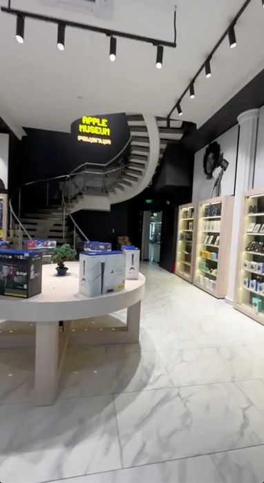 м. Львів, пр. Свободи, 27. ТЦ - готель ''Опера пасаж''