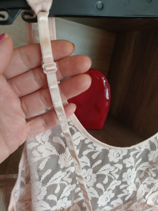 Body damskie modelujące koronka
