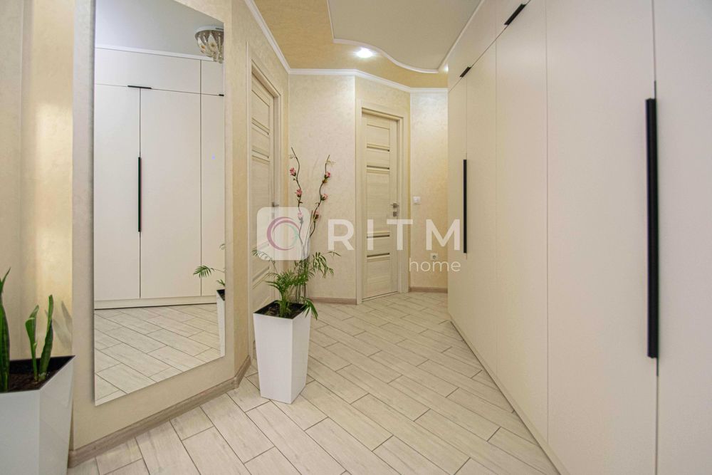 Продається чудова 2 кімнатна квартира у районі Дружба