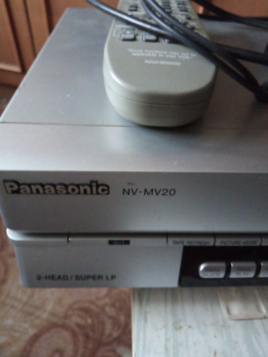 Видеомагнитофон  Panasonic